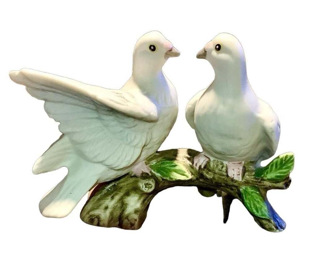 Vintage Lefton 754 Porcelain Figurine w/Two Doves Perched on a Branch